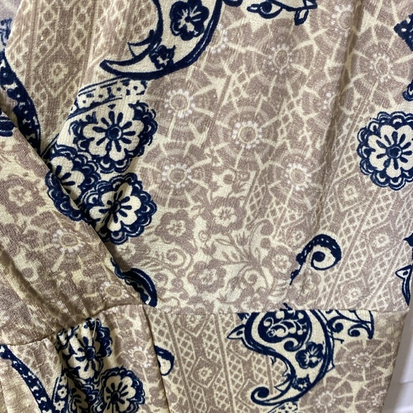 Jaclyn Smith Paisley Women’s Flowy Tank Top - Picture 3 of 4